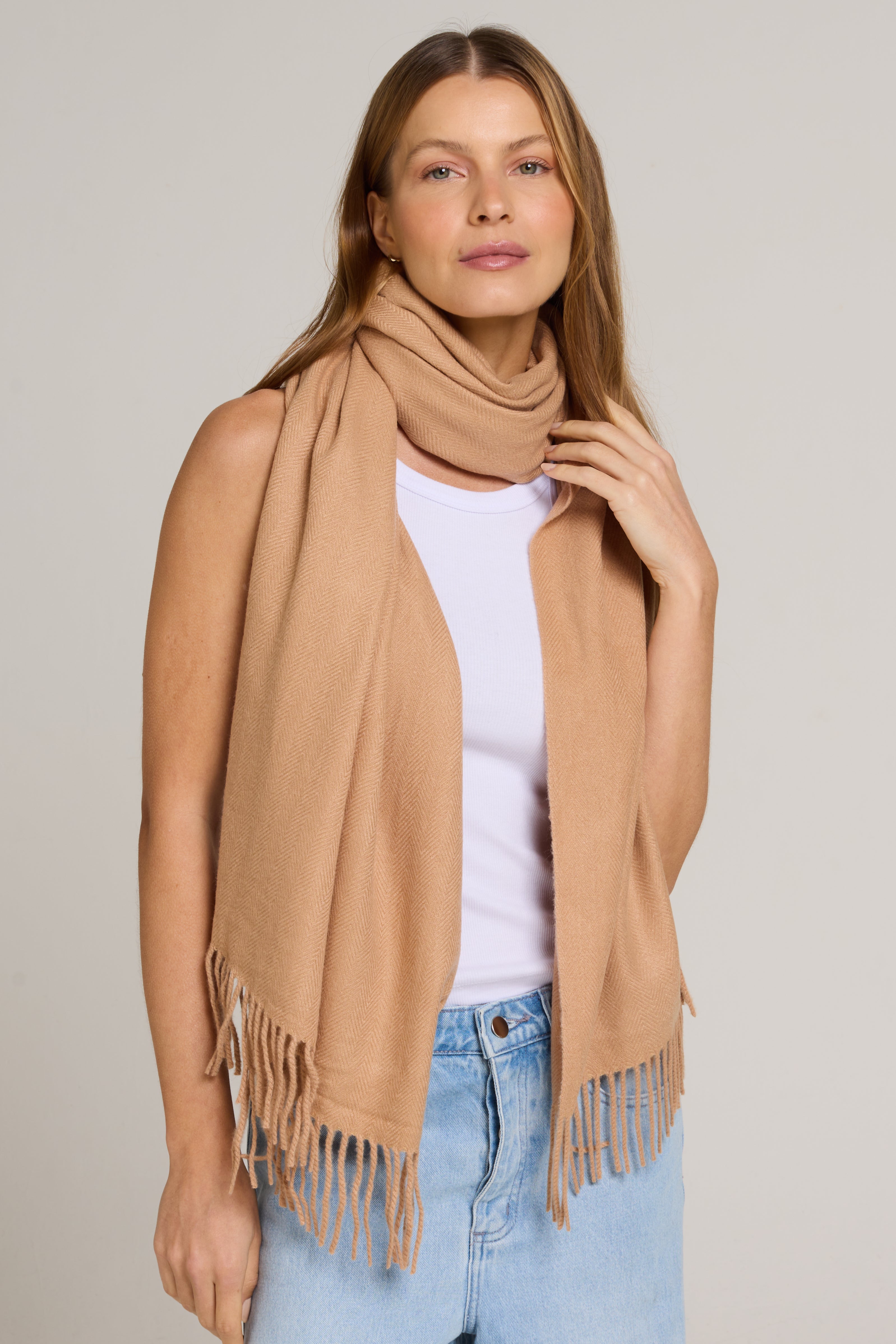 Fendi pashmina with a wool touch