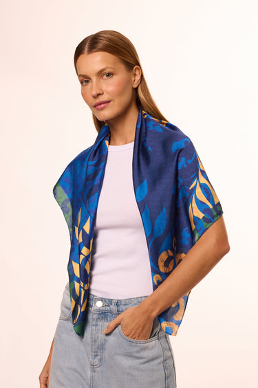 Lenço Brasil Animal azul em cetim de poliéster | 90x90cm