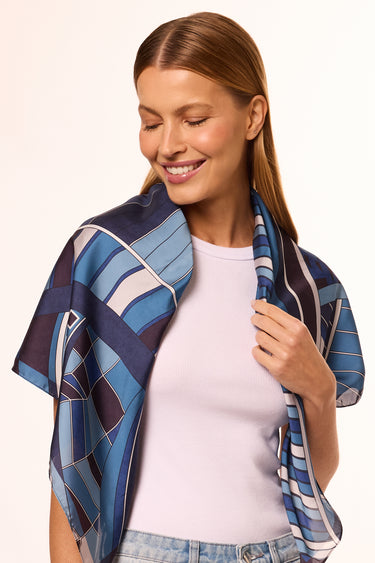 Modern Dubai scarf in polyester satin | 90x90cm