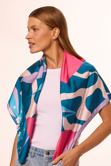 Lenço Flor Paraíso em cetim de poliéster | 90x90cm