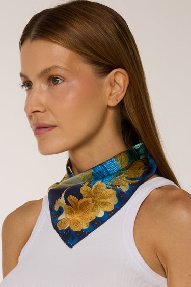 Encanto Carioca scarf in silk satin | 40x40cm