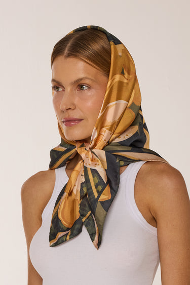 Lenço Verde-Louro em cetim de poliéster | 90x90cm