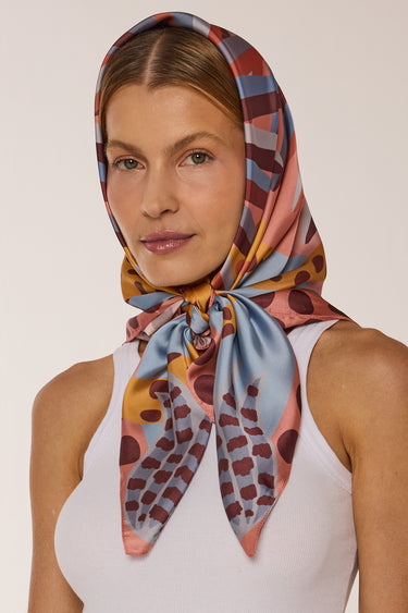 Lenço Onça Poá em cetim de poliéster | 90x90cm