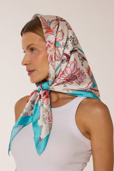 Lenço Floral Delicado em cetim de poliéster | 90x90cm