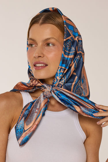 Lenço Grand Mosque em cetim de poliéster | 90x90cm