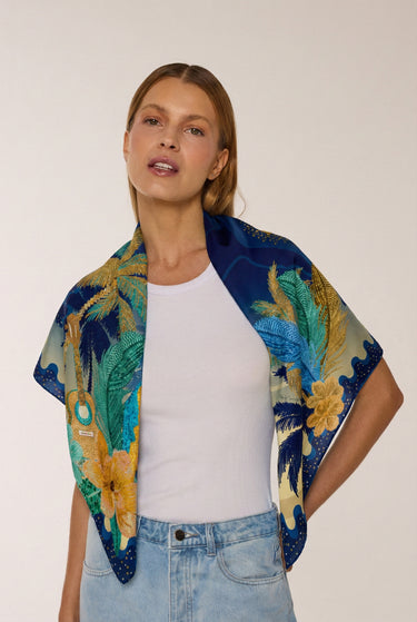 Lenço Encanto Carioca em cetim de seda | 90x90cm