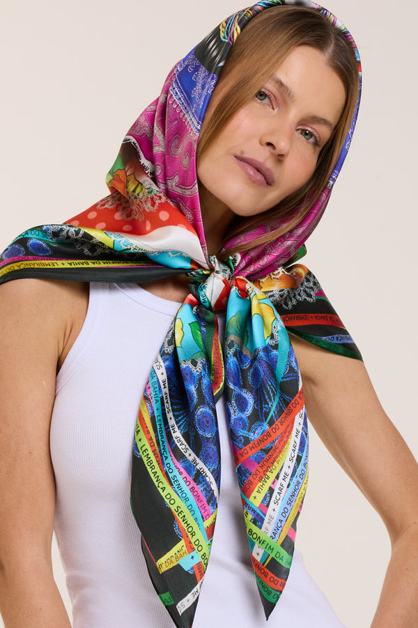 Baiana double-sided scarf in silk satin | 110x110cm