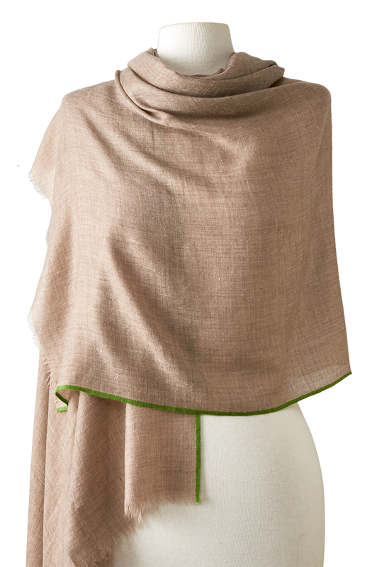   - Cashmere Premium Unique areia detalhe verde- Scarf Me 