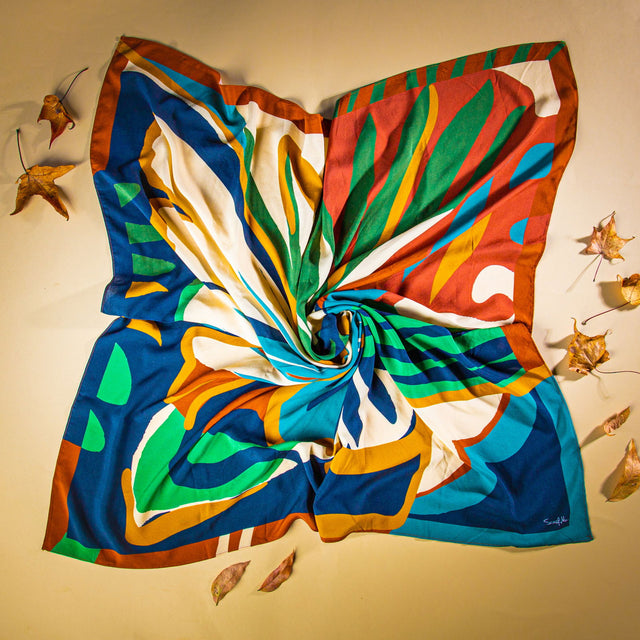   - LENÇO BORBOLETA ABSTRATO 90X90 | VISCOSE- Scarf Me 