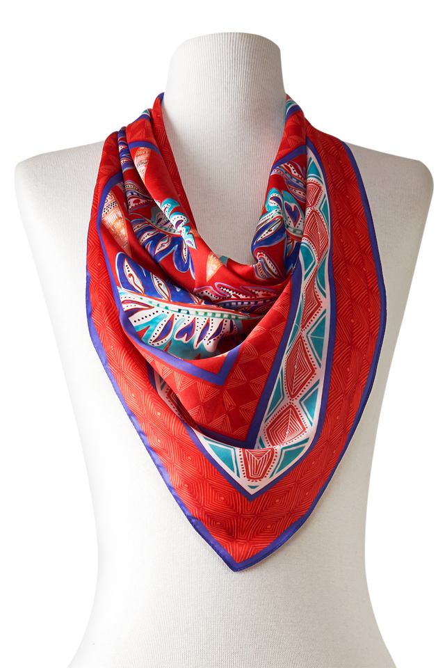   - Lenço Anya em cetim poliéster | 70x70cm- Scarf Me 