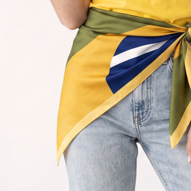 PRÉ-VENDA - Lenço Bandeira em cetim de poliéster | 70x70cm
