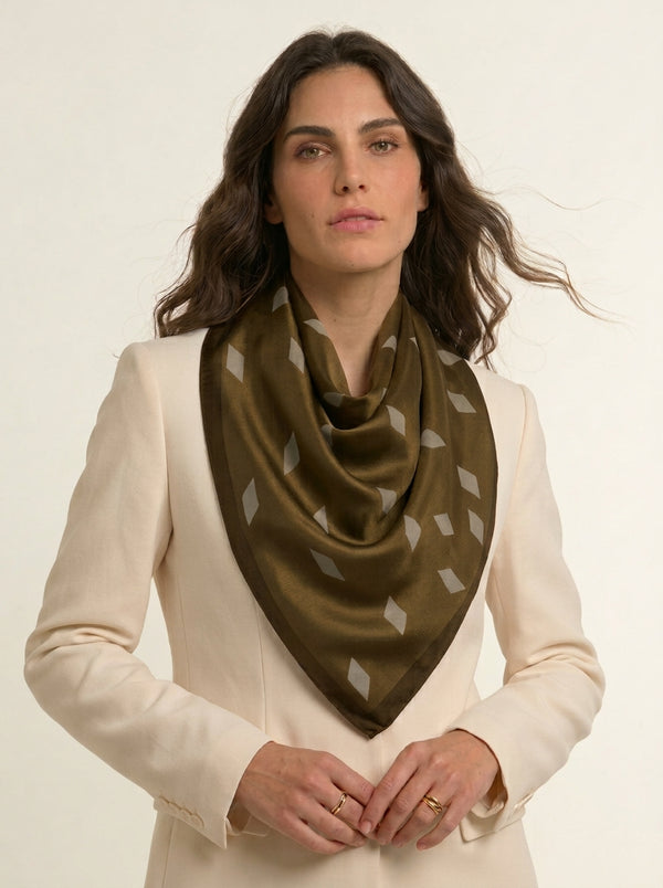 Lenço double face Losango verde em cetim de seda | 90x90cm