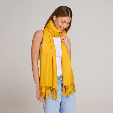 Pashmina amarela em toque de lã