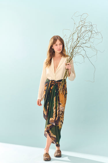 Pareô double face Olhar da Mata em cetim de seda | 130x200cm