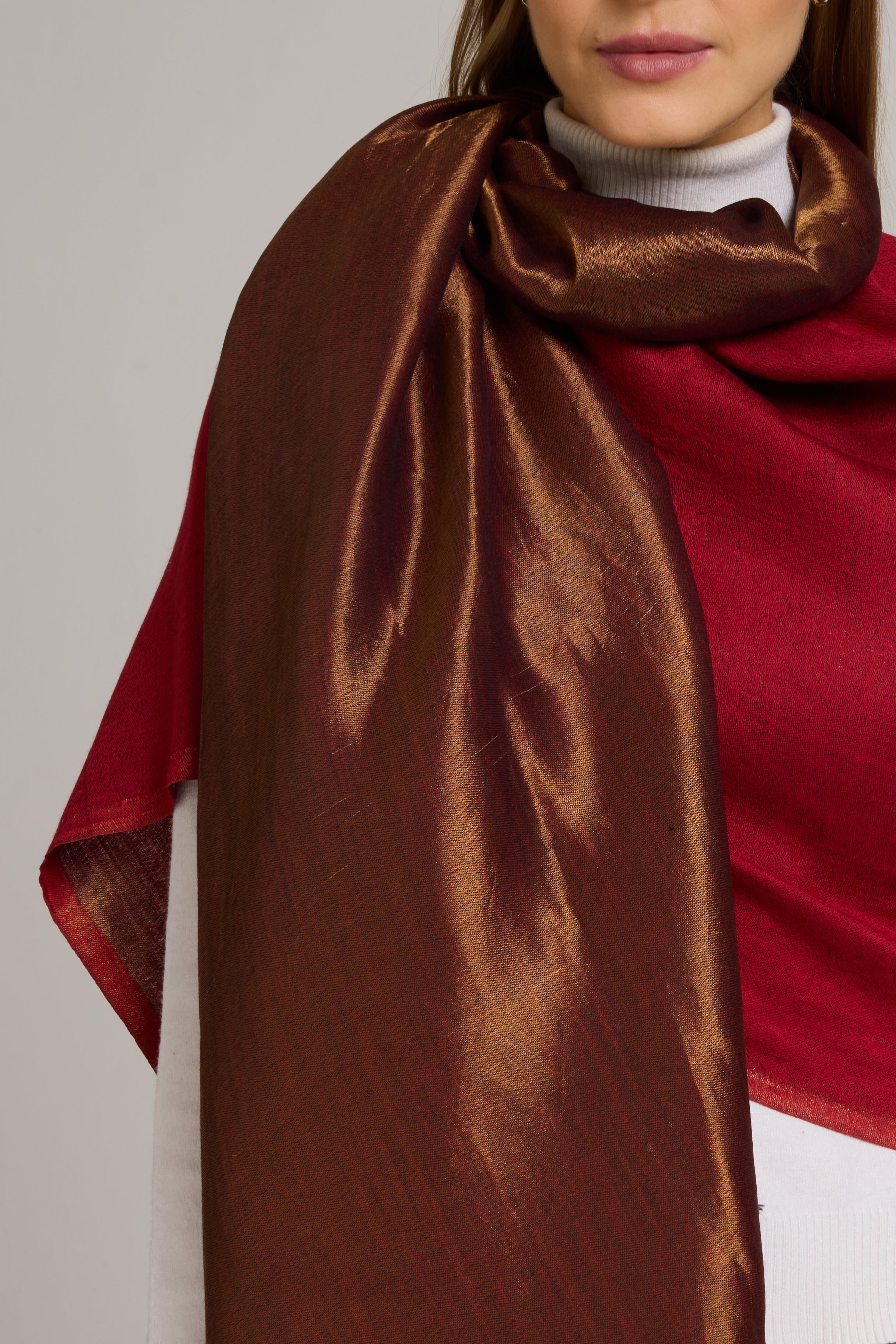 Dupla face Cashmere com seda Zari vermelho intenso