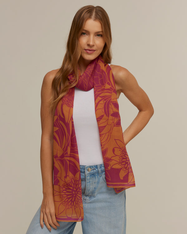 Flor de Poder pink long scarf in polyester mousseline | 45x210cm