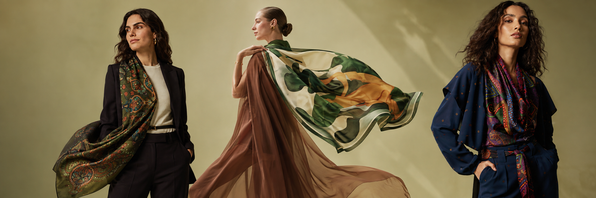 Tres modelos com lencos estampados de colaboracoes Scarf Me