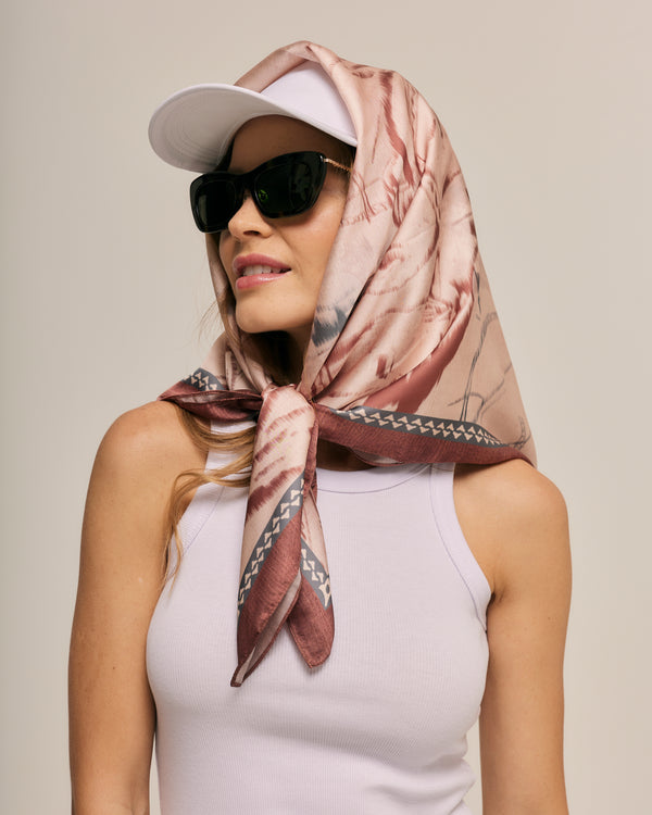 Cavalo Selvagem scarf in polyester satin | 90x90cm