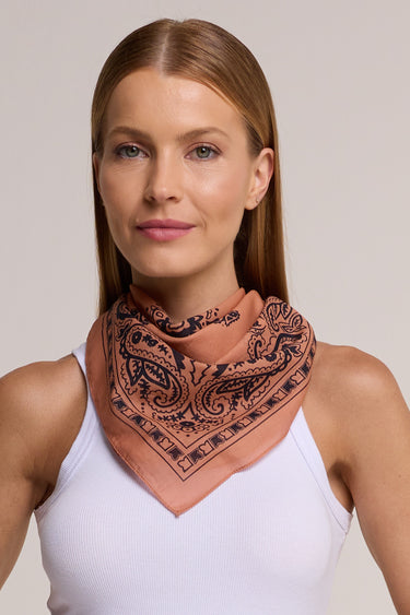 Bandana Clássico marrom em algodão | 65x65cm