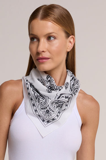 Bandana Clássico off white em algodão | 65x65cm