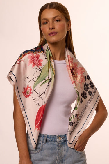 Lenço Emma em cetim de poliéster | 90x90cm