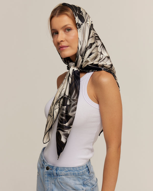 Empodere-se double-sided scarf in silk satin | 110x110cm