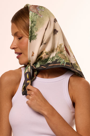 Fauna scarf in polyester satin | 70x70cm
