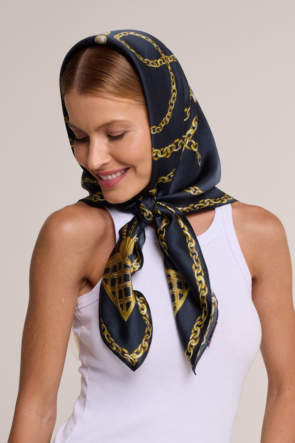 Gold Chains black double-sided scarf in silk satin | 90x90cm