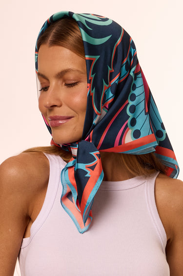 Greta scarf in polyester satin | 70x70cm