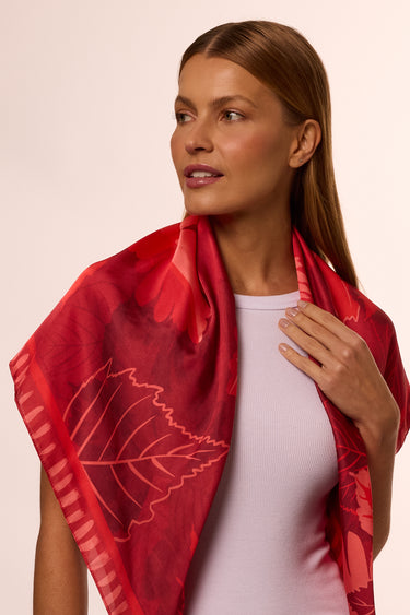 Lenço Intensidade vermelho em cetim de poliéster | 90x90cm
