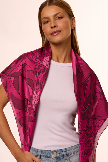 Lenço Ramos de Púrpura pink em cetim de poliéster | 90x90cm