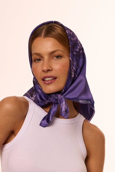Purple Ramos de Purpura scarf in polyester satin | 70x70cm