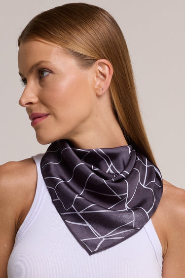 Lenço Roteiro SP preto em cetim de poliéster | 50x50cm