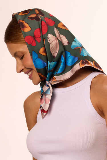 Yasmin Mandala scarf in polyester satin | 70x70cm