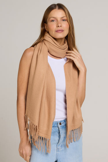 Pashmina fendi em toque de lã