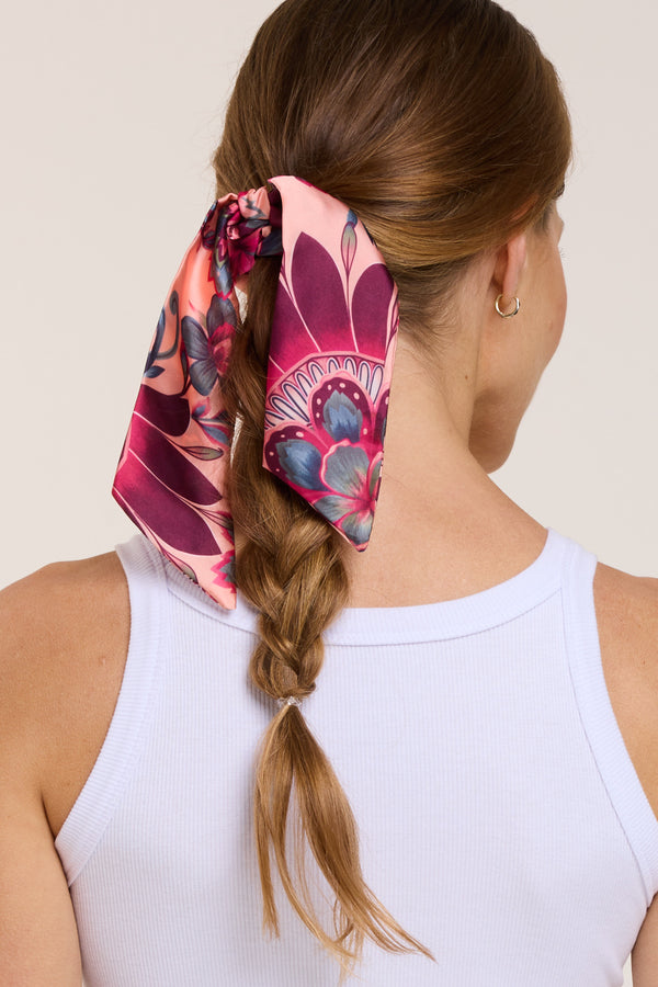 Nyla scrunchie in polyester satin