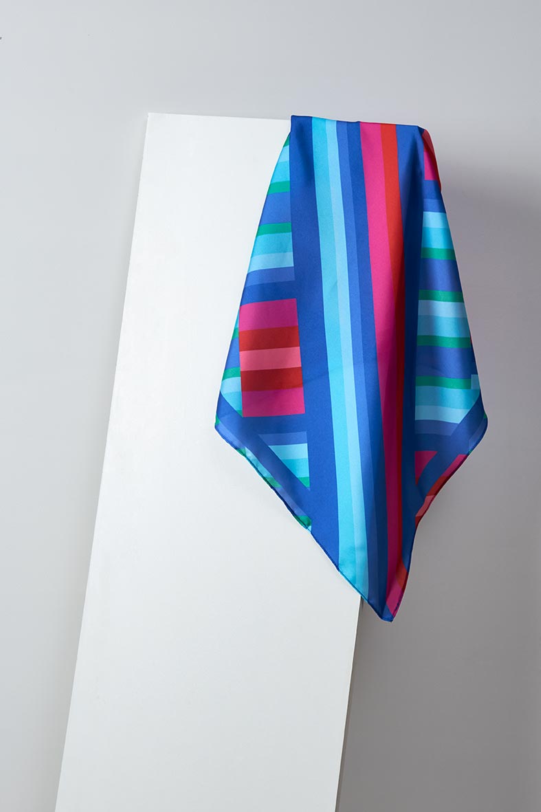 lenço bandana Scarf Me listrado multicolorido 50x50cm